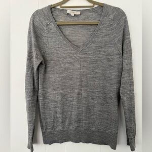 LOFT Gray V-Neck Wool Blend Sweater Size Medium